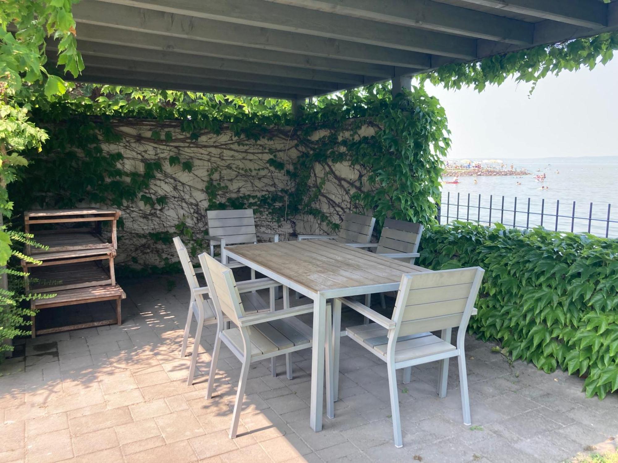 101 Apartament *