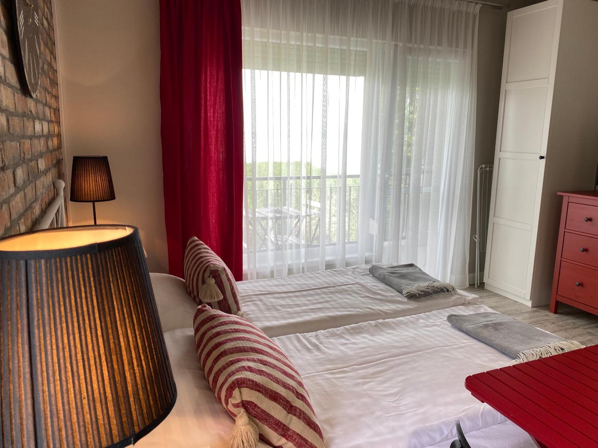 Apartament 101 *